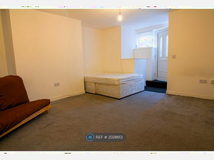 Studio To Rent In Edinburgh Grove, Leeds, LS12