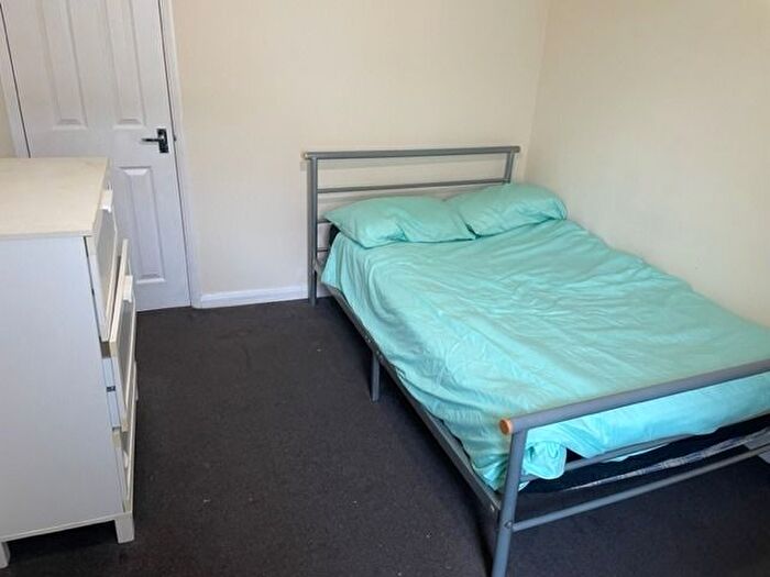 1 Bedroom Terraced House To Rent In Chesterman Street, Reading, Berkshire, RG1