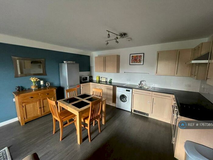 2 Bedroom Flat To Rent In Fremington Court, Coventry, CV1