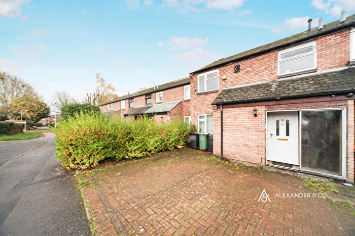 3 Bedroom Terraced House To Rent In Southwood Road, LU5