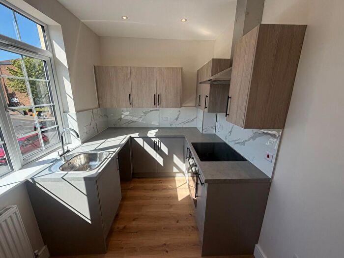 2 Bedroom Flat To Rent In High Road, E18