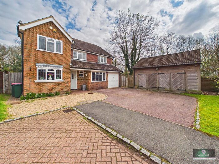 5 Bedroom Detached House For Sale In Toftwood Close, Pound Hill, RH10