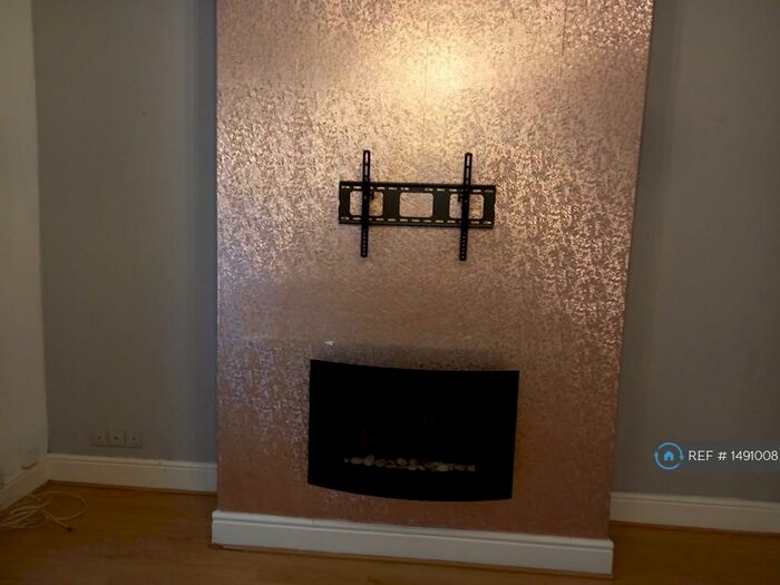 2 Bedroom Terraced House To Rent In Egmont Street, Ashton-U-Lyne, OL5