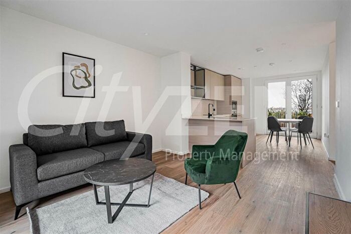 2 Bedroom Flat To Rent In Bowline House, Hemlock Street, London, E14