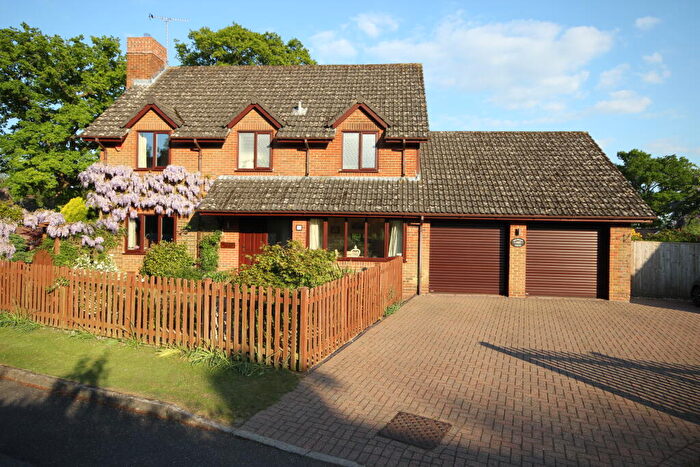4 Bedroom Detached House For Sale In Mulberry Court, Four Marks, GU34