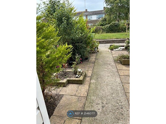 2 Bedroom Flat To Rent In Norfolk Gardens, Littlehampton, BN17