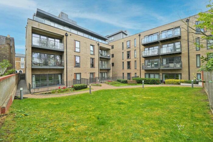 1 Bedroom Flat To Rent In Hartfield Road, London, SW19