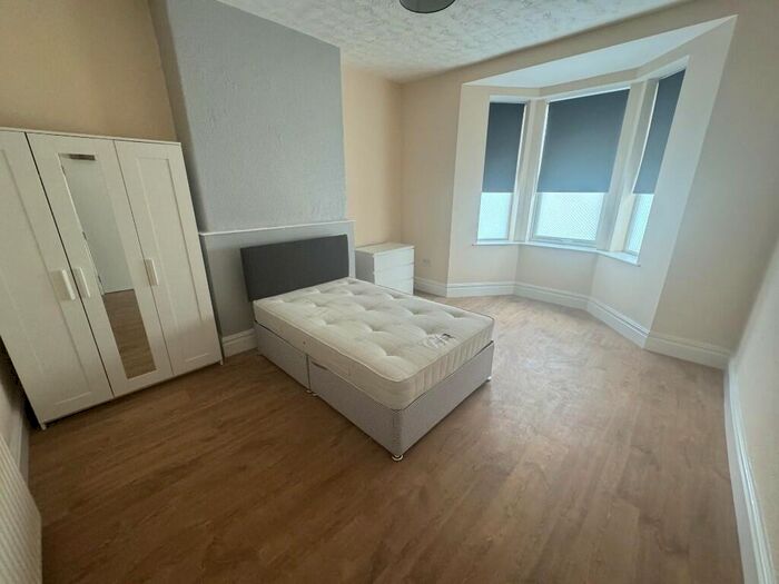 2 Bedroom Flat To Rent In Simonside Terrace, Newcastle Upon Tyne, NE6