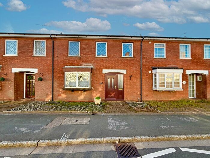 3 Bedroom Terraced House For Sale In High Street, Wing, LU7