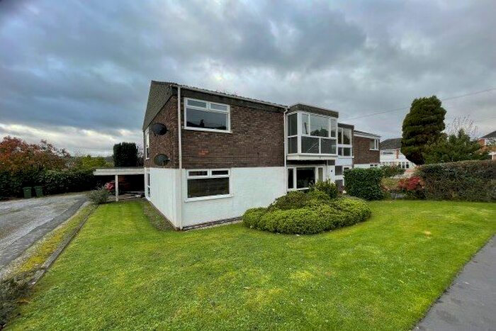 2 Bedroom Flat To Rent In Belbroughton Road, Halesowen B63