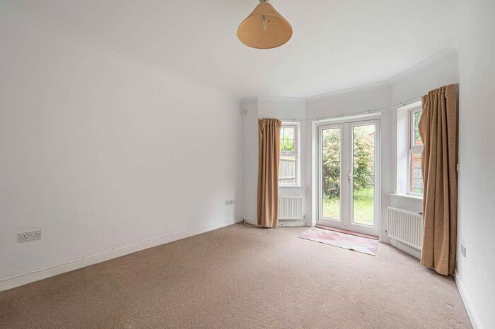 4 Bedroom Property To Rent In Dale Grove, North Finchley, London, N12