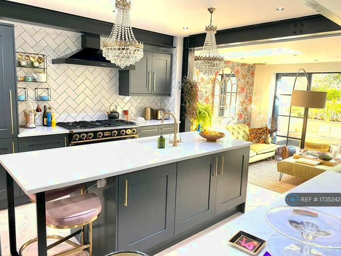 3 Bedroom Terraced House To Rent In Canon Street, London, N1