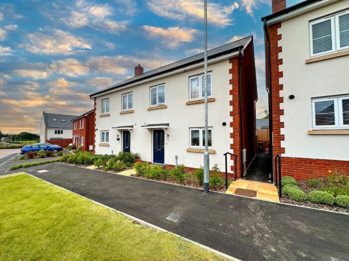 3 Bedroom Semi-Detached House For Sale In Ashmeads Close, Orchard Grove, Taunton, TA4