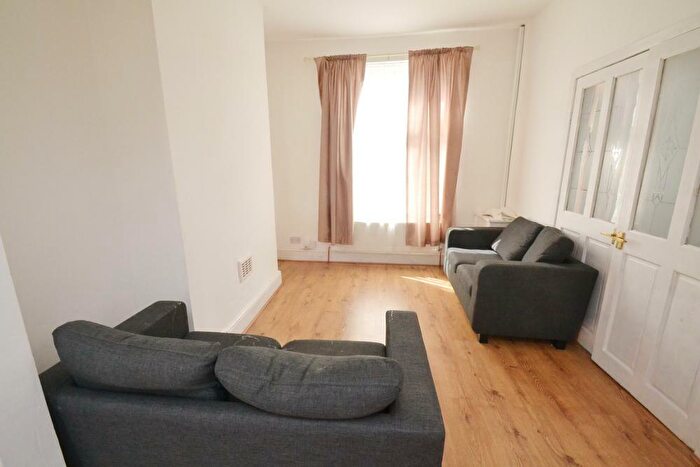 2 Bedroom Terraced House To Rent In Dorset Avenue, Rusholme, Manchester, M14