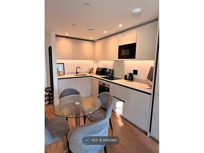 Studio To Rent In Irene House, London, SW12