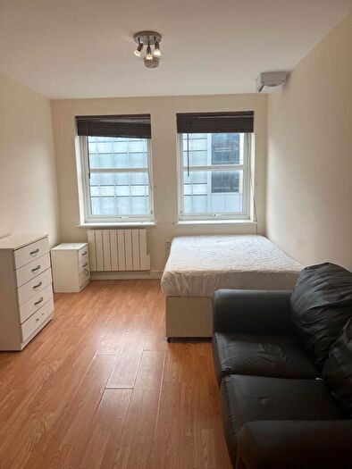 Studio To Rent In Flat, Park Street, Luton, LU1