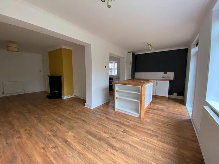 2 Bedroom Semi-Detached Bungalow For Sale In Brierley Road West, Manchester, M27