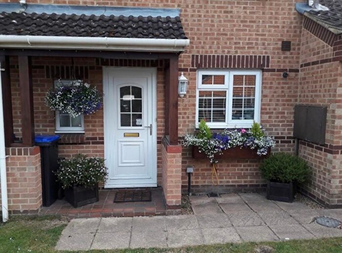 3 Bedroom Semi-Detached House For Sale In Glaisyer Way, Iver, SL0