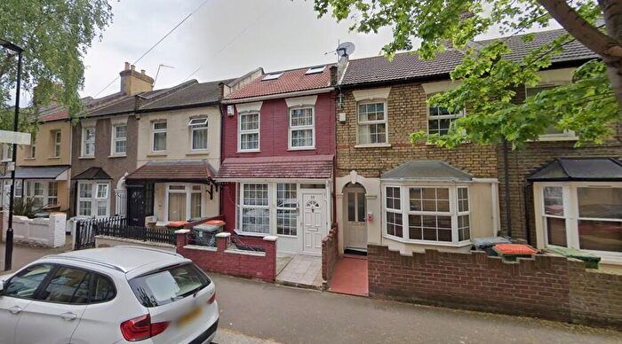 3 Bedroom Terraced House For Sale In Jedburgh Road, E13