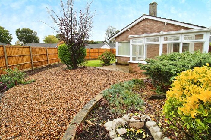 3 Bedroom Bungalow To Rent In Milton Road, Cowplain, Waterlooville, Hampshire, PO8