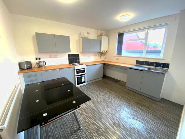3 Bedroom Town House To Rent In Wellington Road, Eccles, Manchester, M30