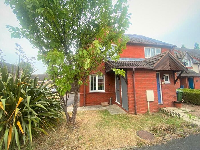 2 Bedroom End Of Terrace House To Rent In Cherry Blossom Close, GL52