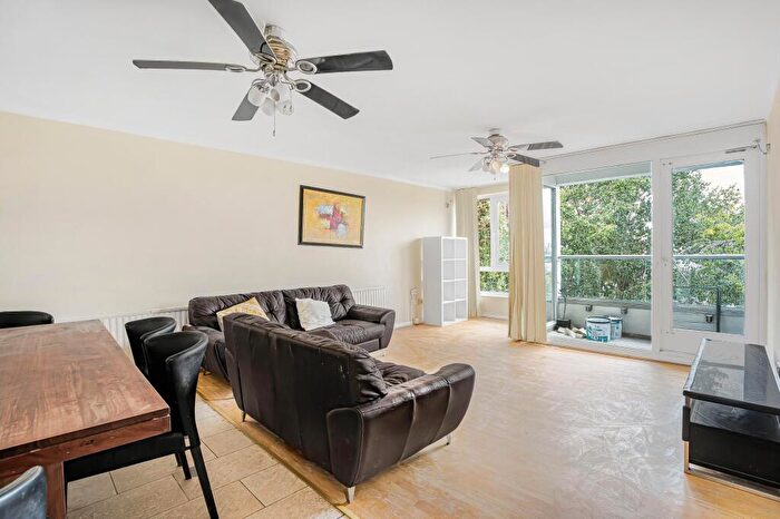 2 Bedroom Apartment To Rent In Netherhall Gardens, Hampstead, London, NW3