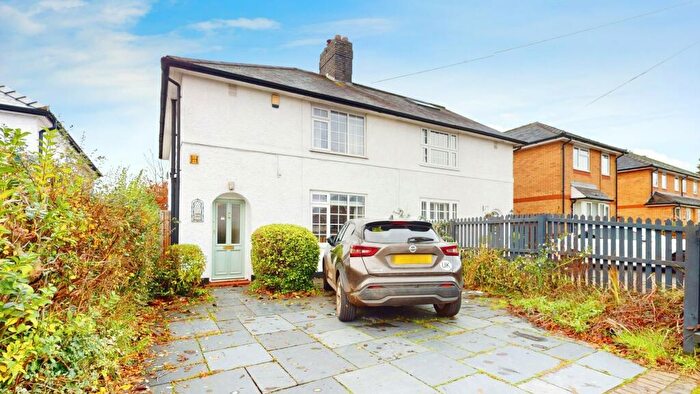 3 Bedroom Semi-Detached House To Rent In Heol-Y-Deri, Rhiwbina, Cardiff, CF14