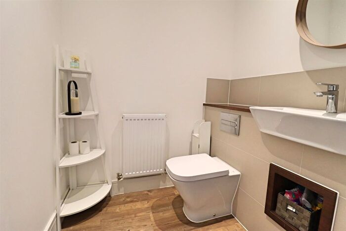 5 Bedroom Detached House For Sale In Goodwin Close, Braintree, CM7