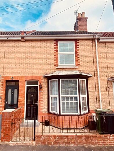 3 Bedroom Terraced House To Rent In Maycroft Road, Weymouth, DT4