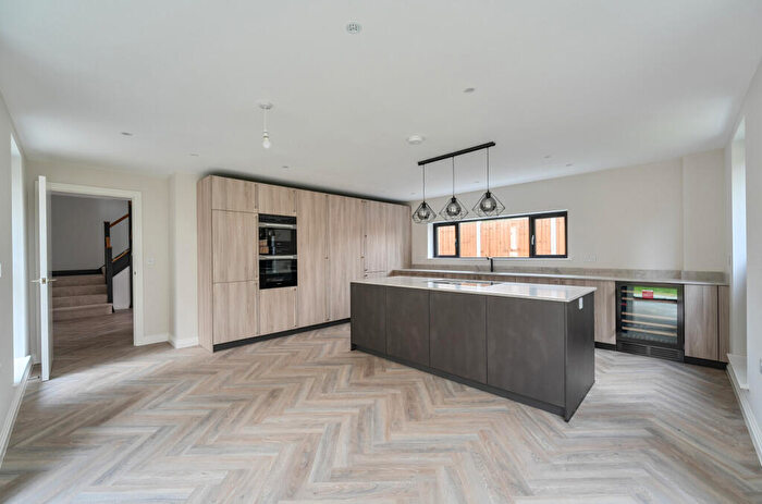 4 Bedroom Detached House For Sale In Kingfield Green, Kingfield, Woking, Surrey, GU22