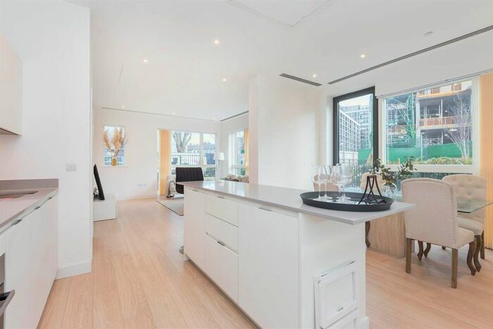 3 Bedroom Flat To Rent In Amarelle Apartments, Cherry Orchard Road, Croydon, CR0