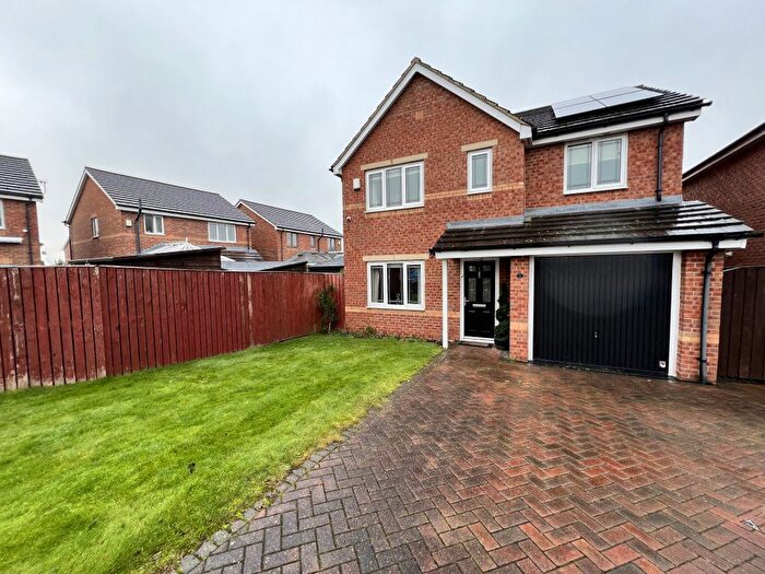 4 Bedroom Detached House To Rent In Whitwell Drive, Streethouse, WF7