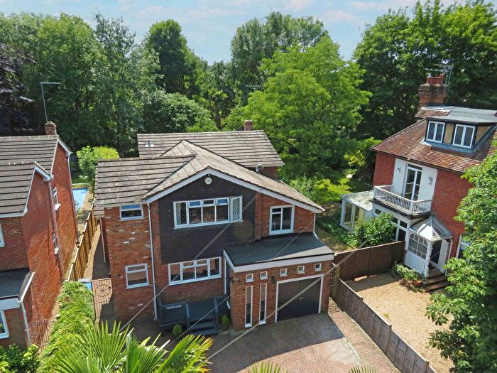 4 Bedroom Detached House For Sale In Ray Park Road, Maidenhead, SL6