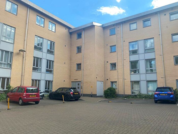 2 Bedroom Flat To Rent In Lockside Marina, Chelmsford, CM2