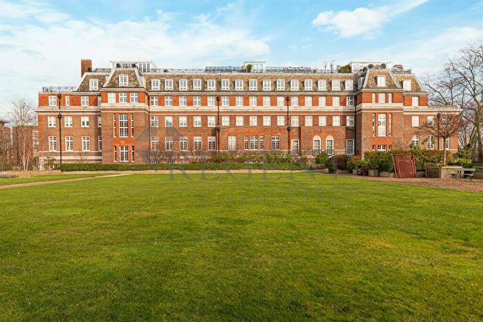 2 Bedroom Apartment To Rent In New River Head, Rosebery Avenue, EC1R