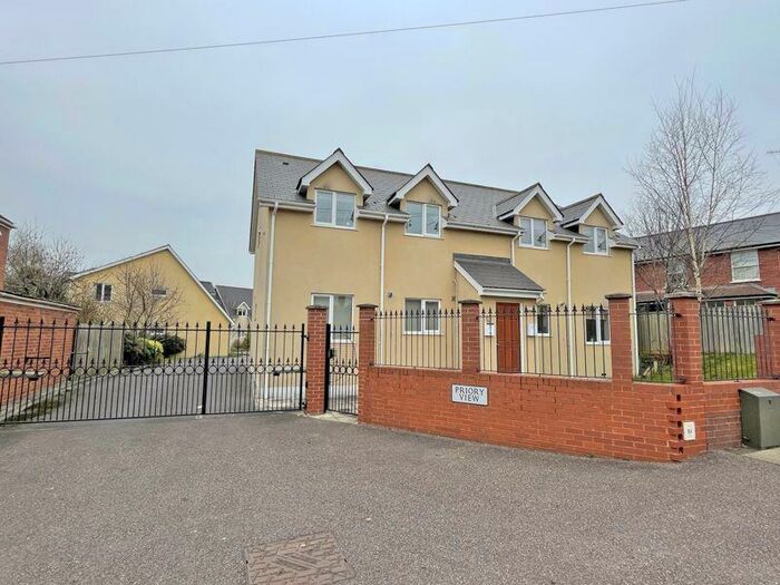 2 Bedroom Flat To Rent In Priory View, Exeter, EX4