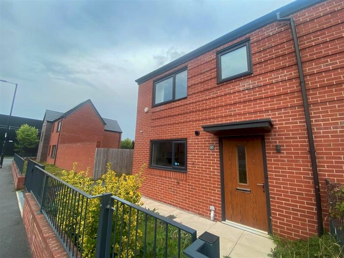 3 Bedroom House To Rent In Clowes Street, Manchester, M12