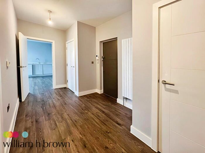 2 Bedroom Apartment To Rent In Victoria Avenue, Southend-On-Sea, SS2