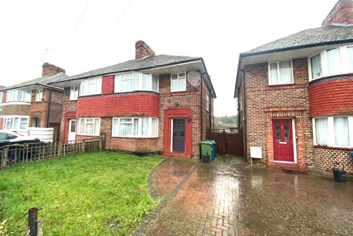 3 Bedroom Semi Detached House To Rent In Cheyneys Avenue, Edgware, Greater London, HA8