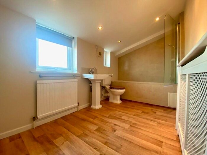 1 Bedroom Terraced House To Rent In High Street, Gorleston, NR31