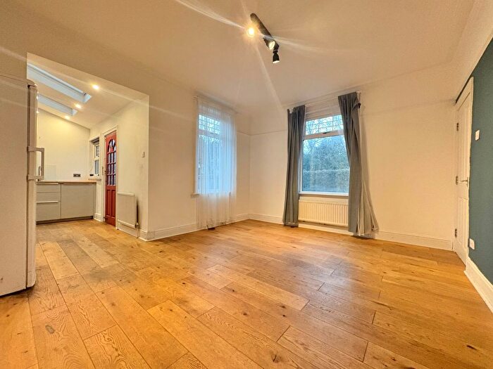 4 Bedroom End Of Terrace House To Rent In Grove Gardens, Headingley, Leeds, LS6