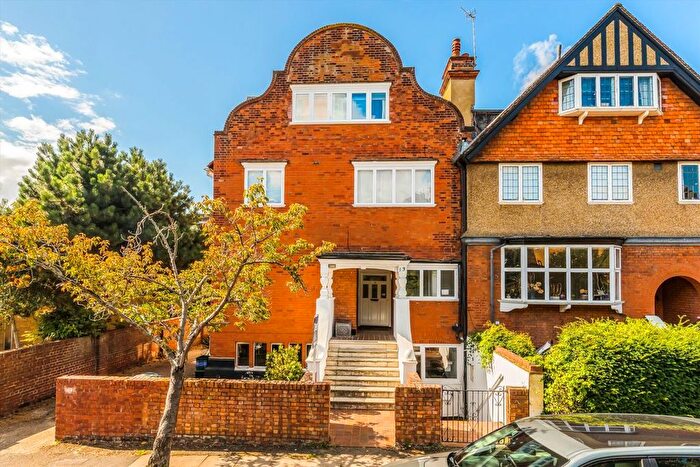 3 Bedroom Flat For Sale In Berkeley Place, Wimbledon Village, SW19