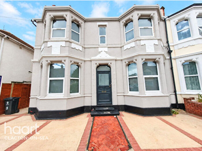 3 Bedroom Flat To Rent In The Grove, Clacton-on-Sea, CO15