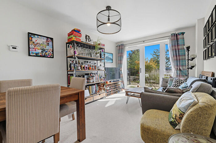 2 Bedroom Flat For Sale In Chronicle Avenue, London, NW9