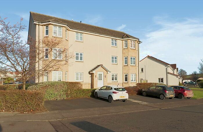 2 Bedroom Flat To Rent In Peasehill Fauld, Rosyth, Dunfermline, Fife, KY11