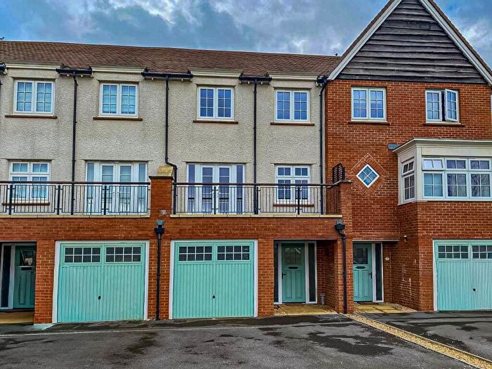 4 Bedroom House To Rent In Great Clover Leaze, Bristol, BS16