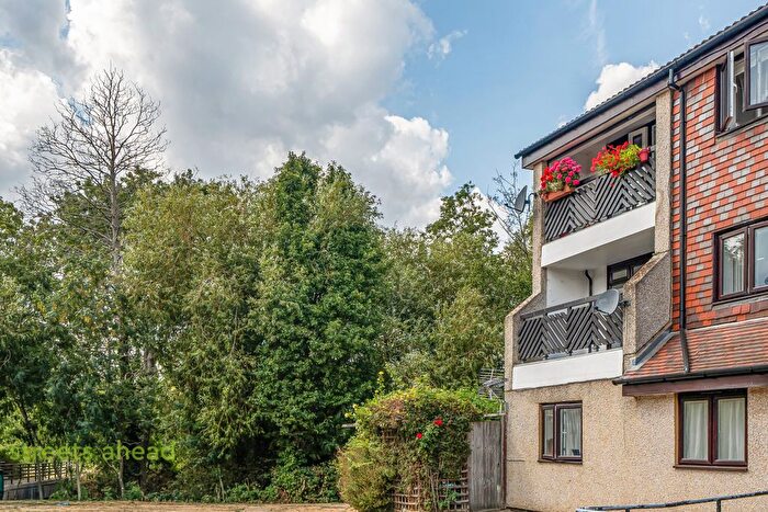 1 Bedroom Flat For Sale In Derwent Road, London, SW20