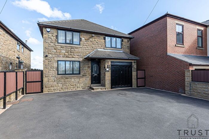6 Bedroom Detached House For Sale In Wakefield Road, Drighlington, BD11