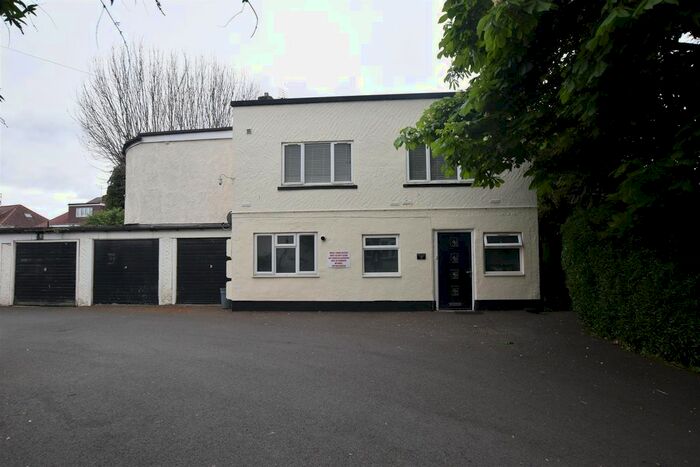 2 Bedroom Flat To Rent In Edgware Court, Edgware, HA8